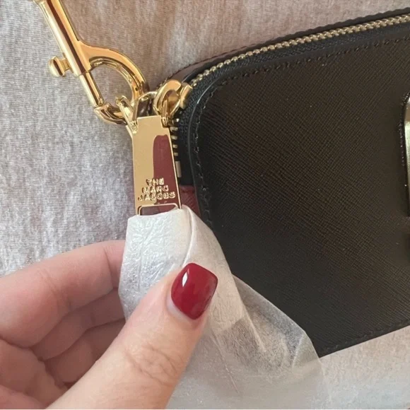 Marc Jacobs Black and Burgundy Snapshot Crossbody Bag - Picture 3 of 8